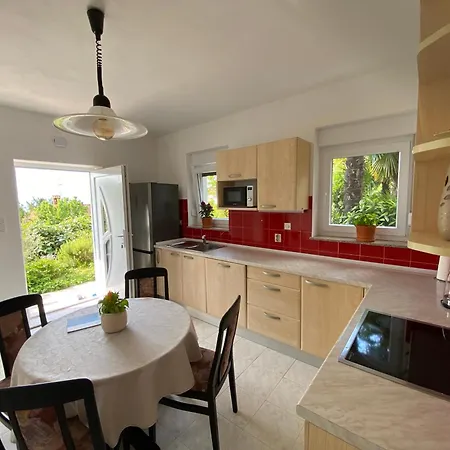 Luna Garden Apartment